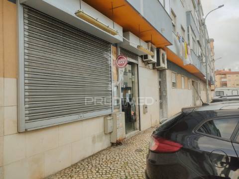 Restaurante amadora bem localizado totalmente equipado