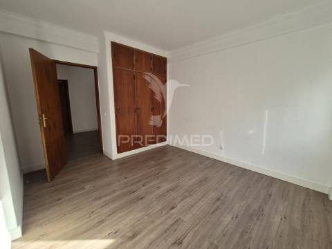 T2 para arrendar em carcavelos