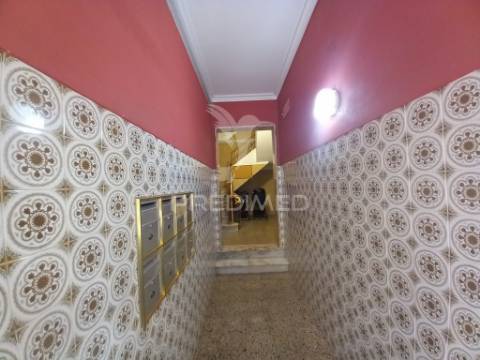 T2 parcialmente remodelado - lavradio