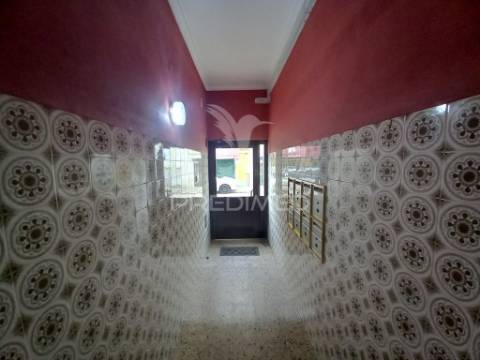 T2 parcialmente remodelado - lavradio