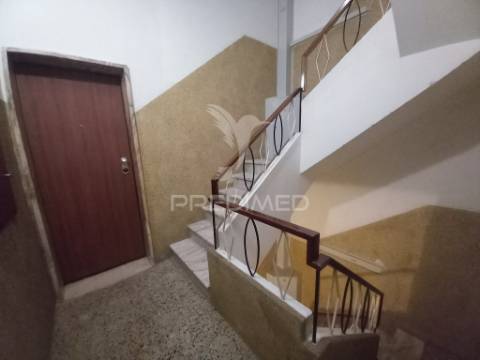 T2 parcialmente remodelado - lavradio