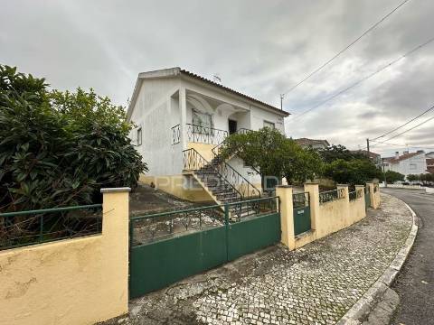 Moradia t3 no bairro do girão- santarém