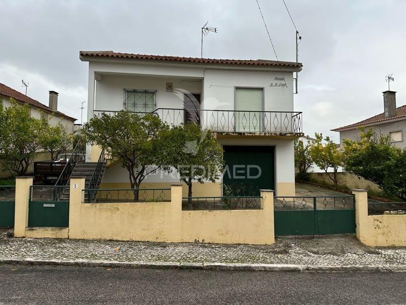 Moradia t3 no bairro do girão- santarém