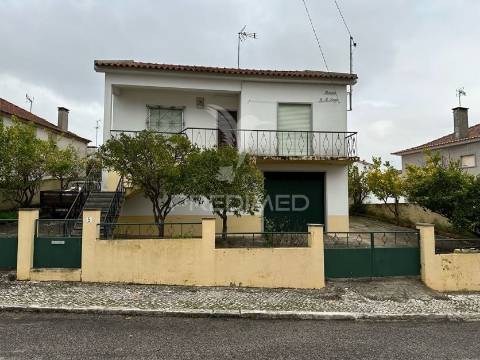 Moradia t3 no bairro do girão- santarém