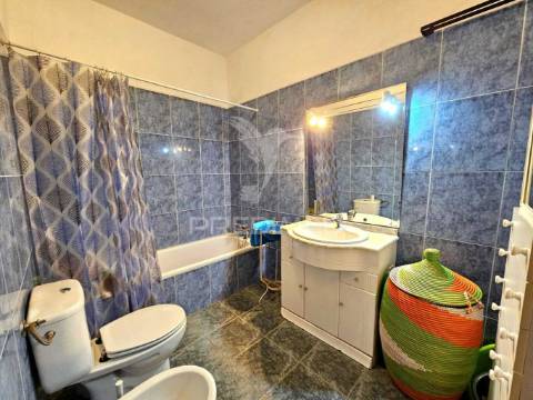 Moradia t4+4 apartamentos com terreno na funcheira