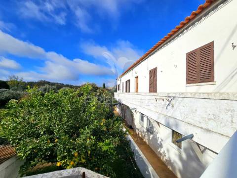Moradia t4+4 apartamentos com terreno na funcheira