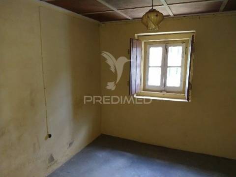 Conjunto de duas casas, parreira- chamusca