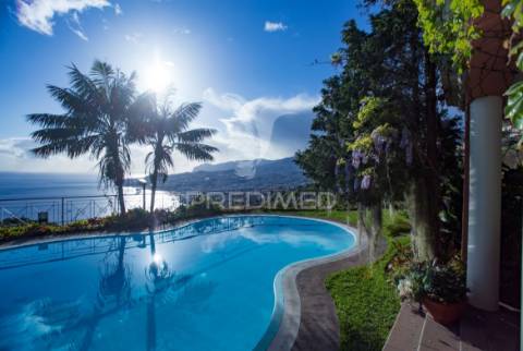 Moradia com vista deslumbrante para a cidade do funchal