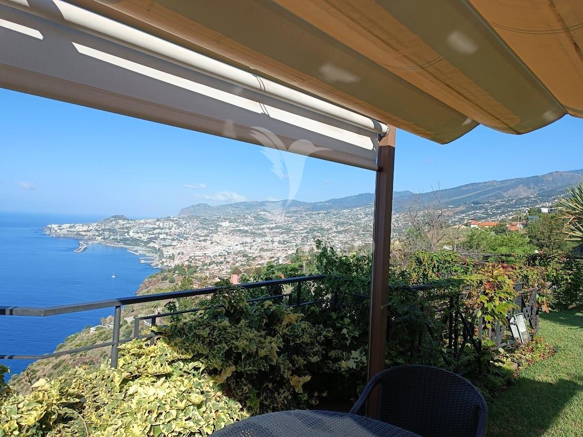 Moradia com vista deslumbrante para a cidade do funchal