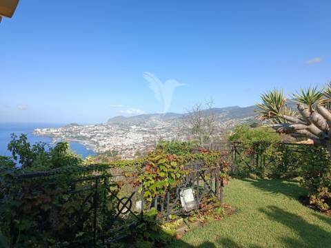 Moradia com vista deslumbrante para a cidade do funchal