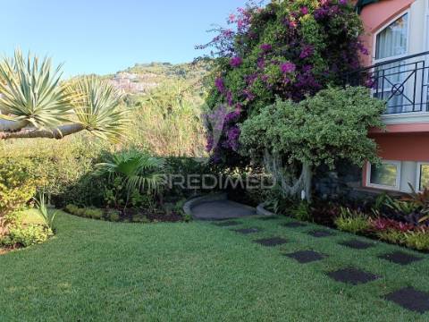 Moradia com vista deslumbrante para a cidade do funchal