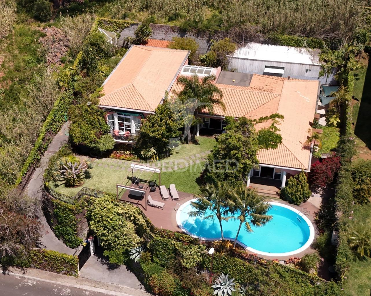 Moradia com vista deslumbrante para a cidade do funchal