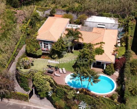 Moradia com vista deslumbrante para a cidade do funchal