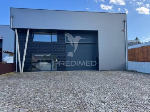 Armazém industrial em são martinho de sande - guimarães
