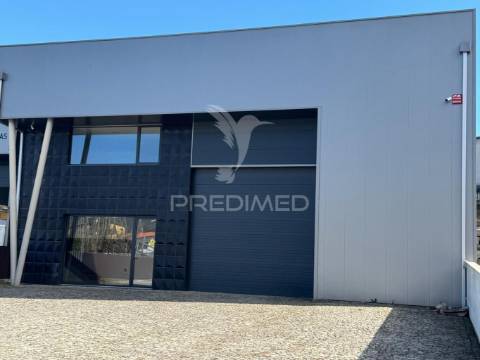 Armazém industrial em são martinho de sande - guimarães
