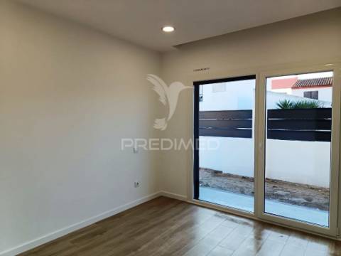 Moradia t4 c/pérgula, em pinhal do general - fernão ferro