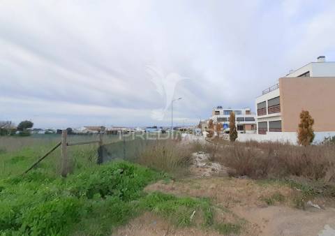 Terreno urbano em alcochete com 21.087 m2 localizado em zona premium de alcochete