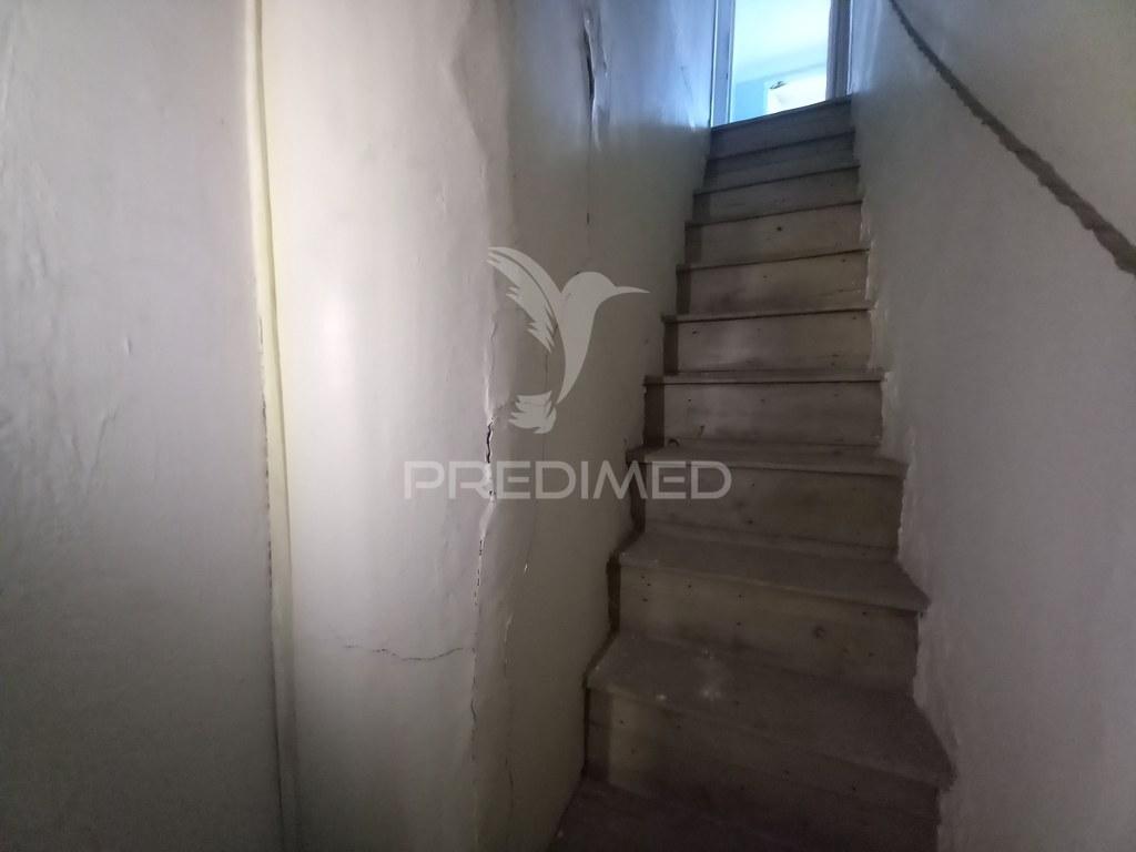 Prédio em alcântara