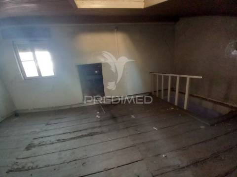 Prédio em alcântara