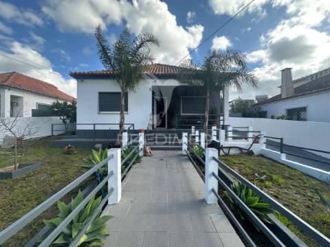 Moradia t3 com piscina em lote 786m2 em cabanas são gonçalo