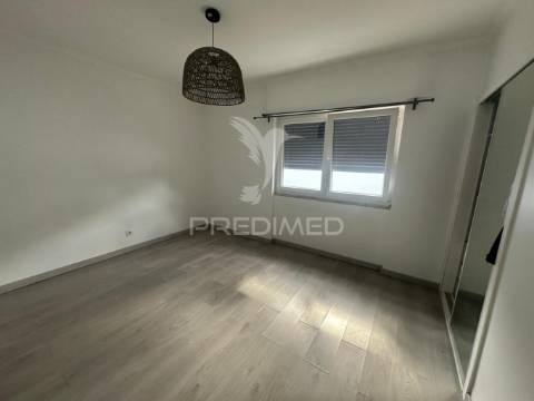 Moradia t3 com piscina em lote 786m2 em cabanas são gonçalo