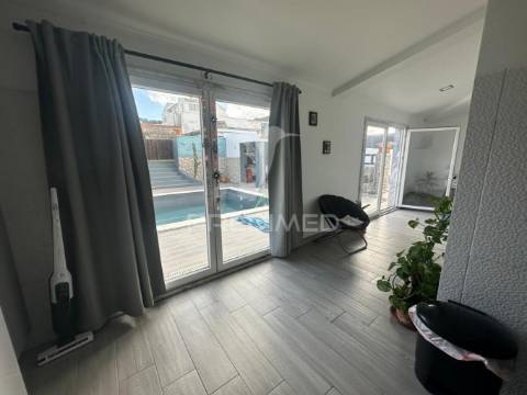 Moradia t3 com piscina em lote 786m2 em cabanas são gonçalo