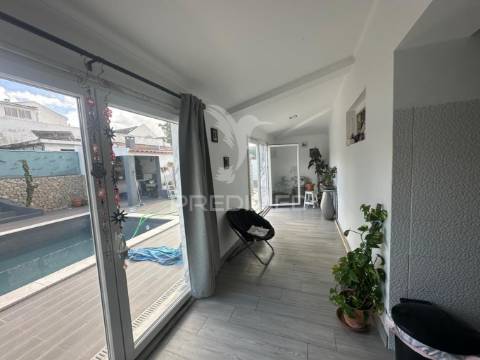 Moradia t3 com piscina em lote 786m2 em cabanas são gonçalo