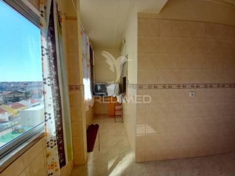 Apartamento t2 cruz de pau (remodelado) projeto chave na mão