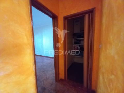 Apartamento t2 cruz de pau (remodelado) projeto chave na mão