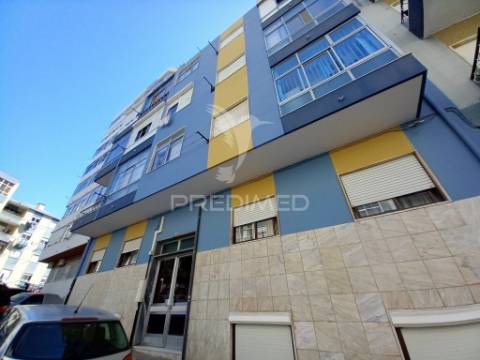 Apartamento t2 cruz de pau (remodelado) projeto chave na mão