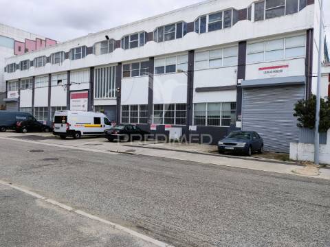 Armazém - 3 pisos- 2.611,80 m² -santa iria da azoia