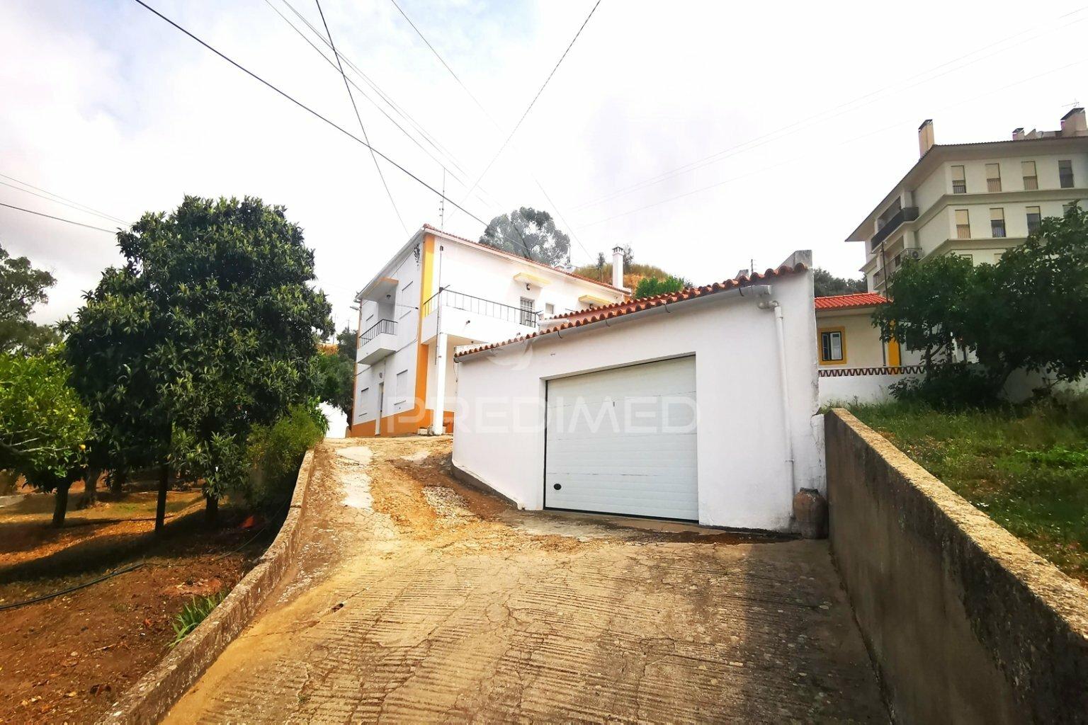 Prédio /quinta em portalegre
