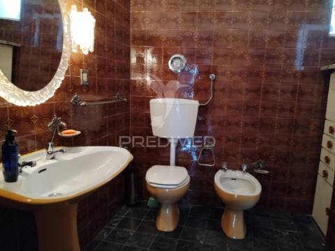 Prédio /quinta em portalegre