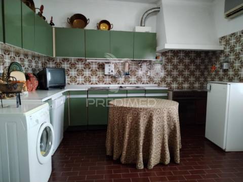 Prédio /quinta em portalegre