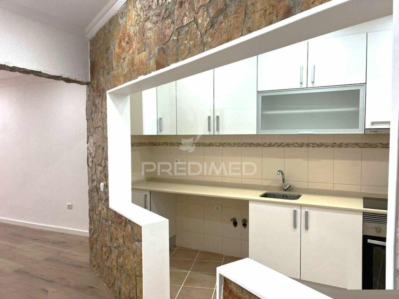 Moradia t1+1 totalmente remodelada-churrasqueira-aires-palmela