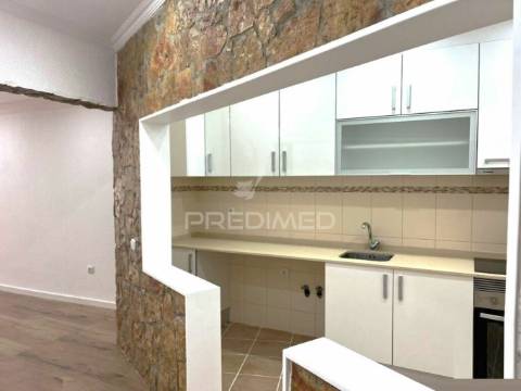 Moradia t1+1 totalmente remodelada-churrasqueira-aires-palmela