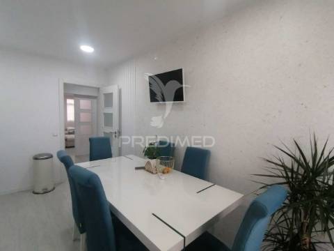 Apartamento t3 remodelado | 95m² | 2º andar | excelente localização