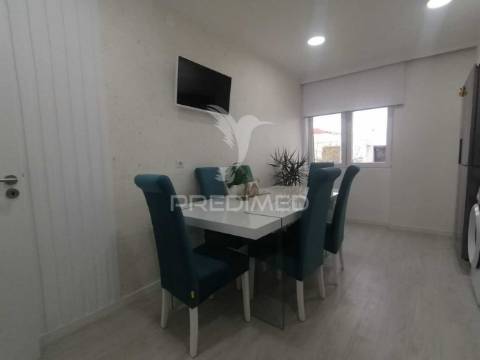 Apartamento t3 remodelado | 95m² | 2º andar | excelente localização