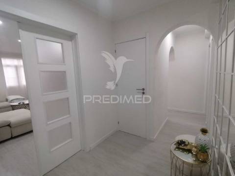 Apartamento t3 remodelado | 95m² | 2º andar | excelente localização