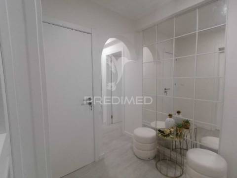 Apartamento t3 remodelado | 95m² | 2º andar | excelente localização