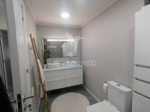 Apartamento t3 remodelado | 95m² | 2º andar | excelente localização