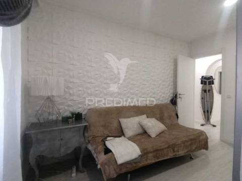 Apartamento t3 remodelado | 95m² | 2º andar | excelente localização