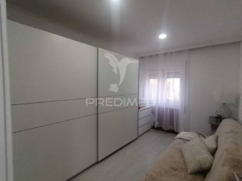 Apartamento t3 remodelado | 95m² | 2º andar | excelente localização