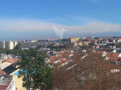 Apartamento t2 remodelado - amora
