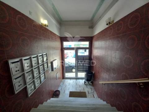 Apartamento t2 remodelado - amora