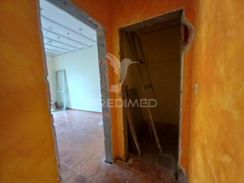 Apartamento t2 remodelado - amora