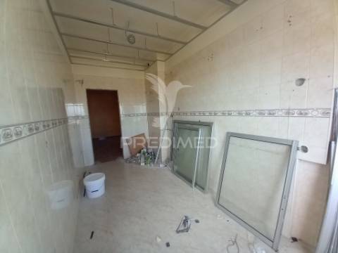Apartamento t2 remodelado - amora
