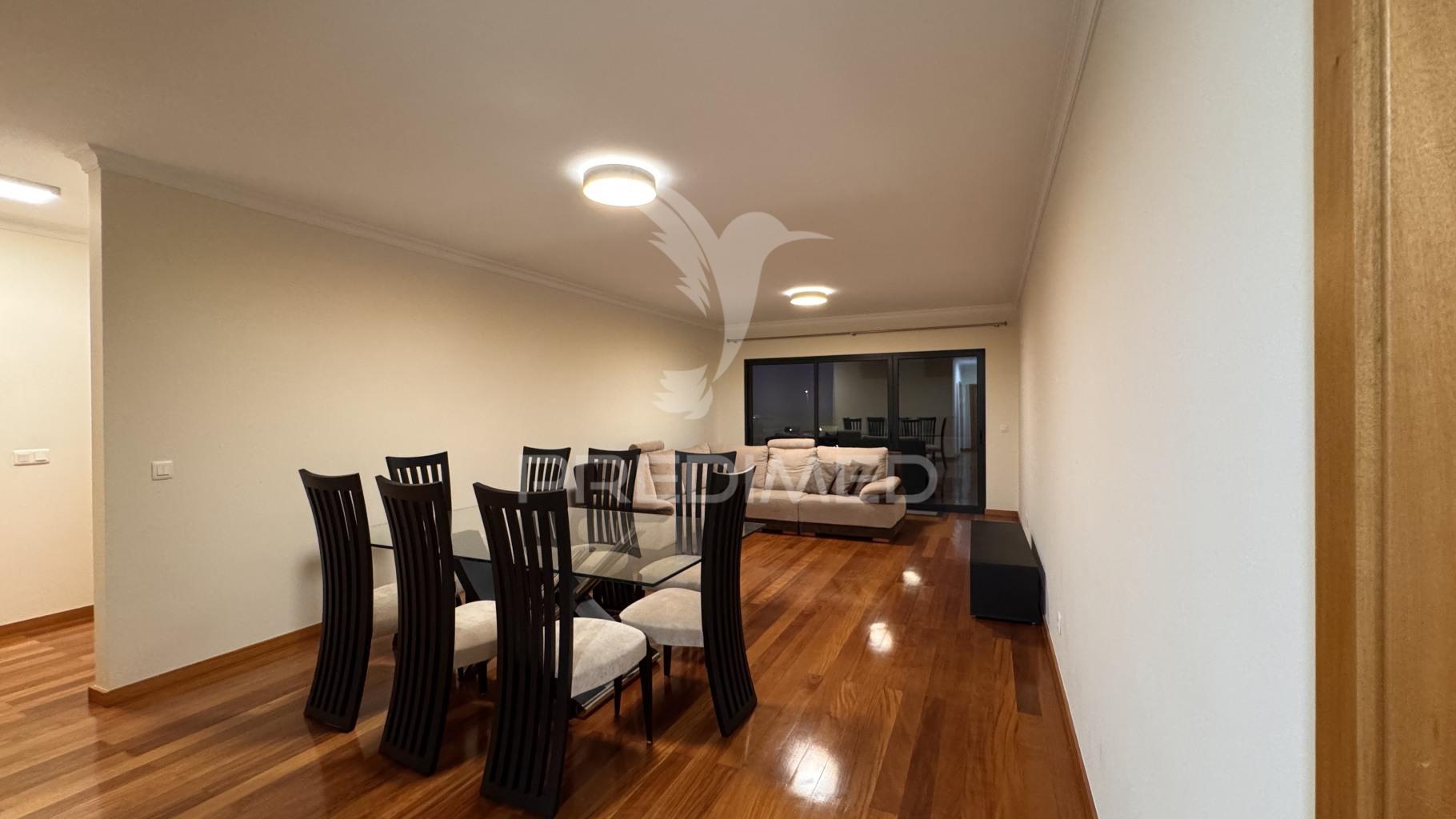 Apartamento t3 para arrendamento - santa cruz