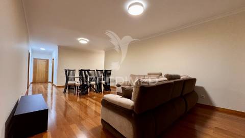 Apartamento t3 para arrendamento - santa cruz