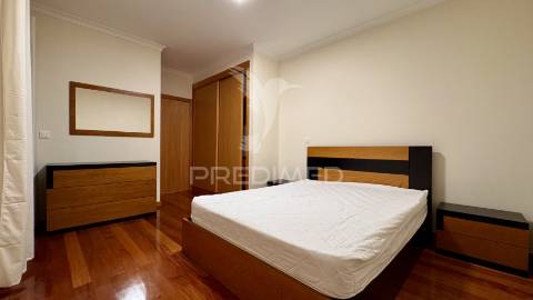 Apartamento t3 para arrendamento - santa cruz